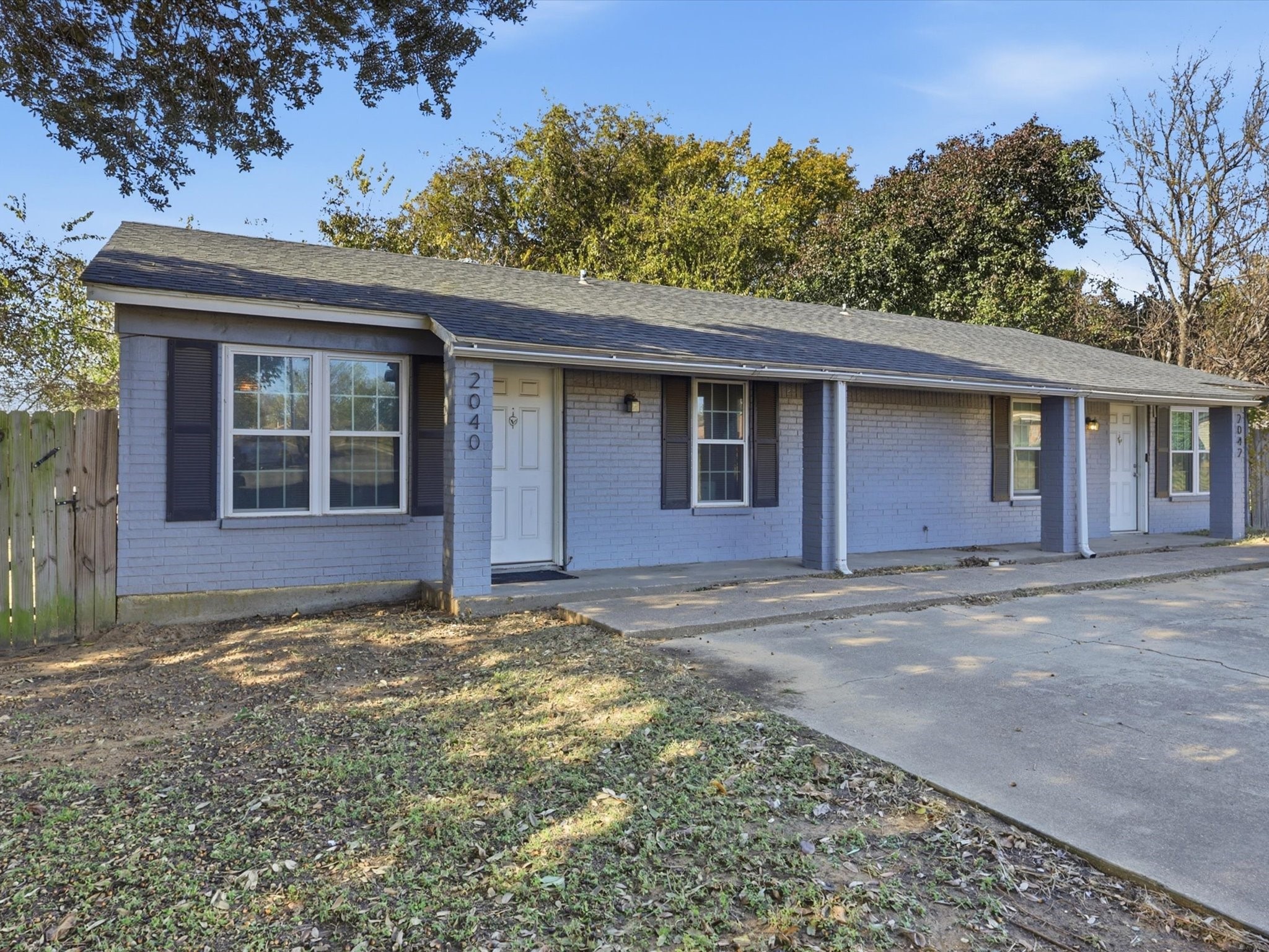 2040 Oakwood Court Arlington TX 76012