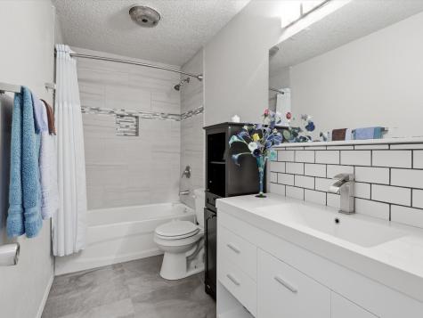 2040 Oakwood Court Arlington TX 76012