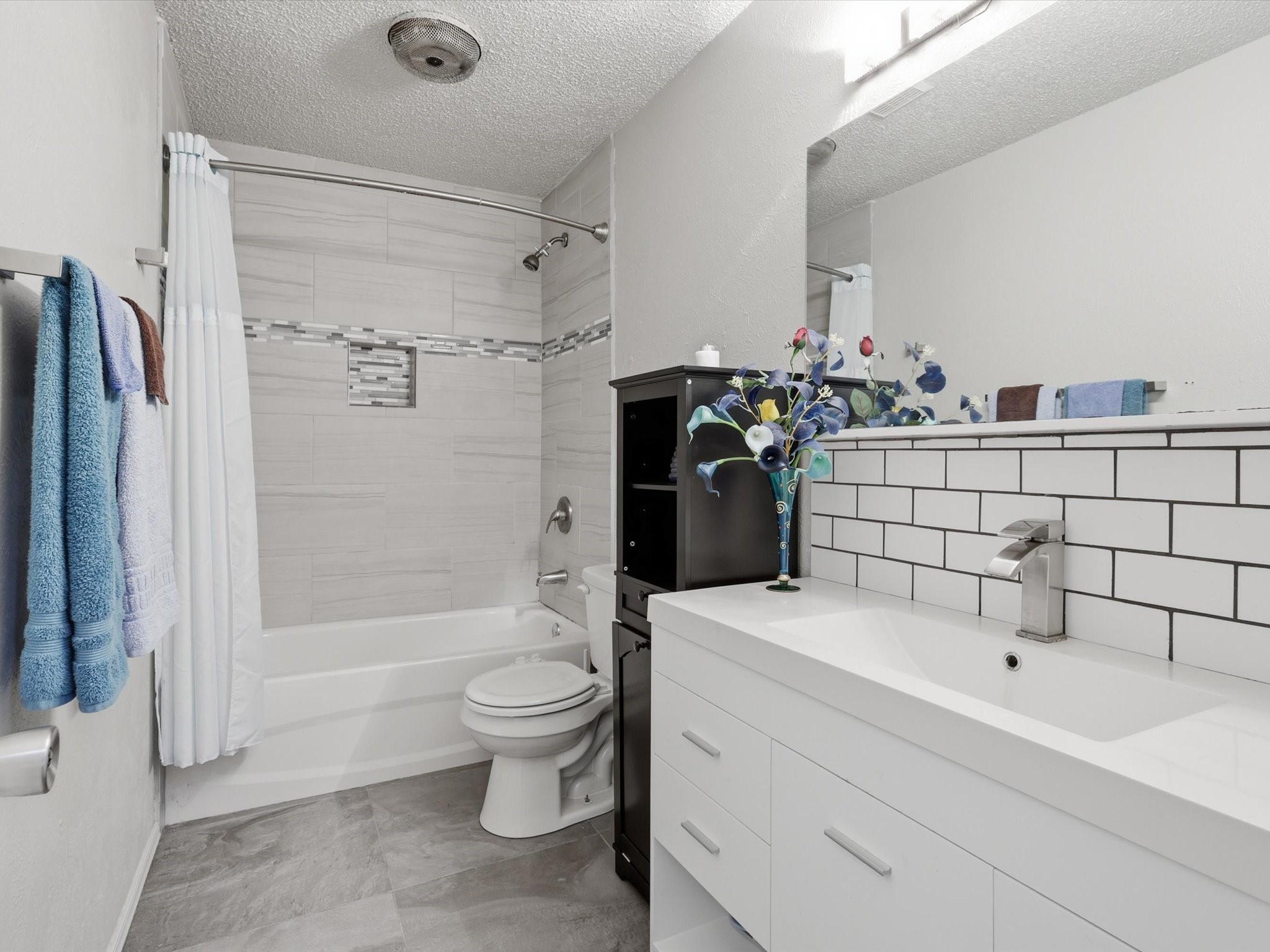 2040 Oakwood Court Arlington TX 76012