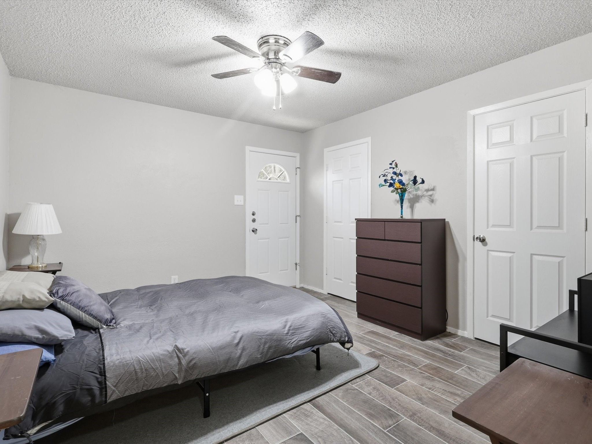 2040 Oakwood Court Arlington TX 76012