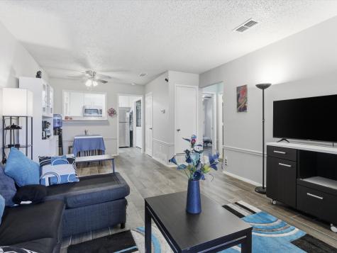 2040 Oakwood Court Arlington TX 76012