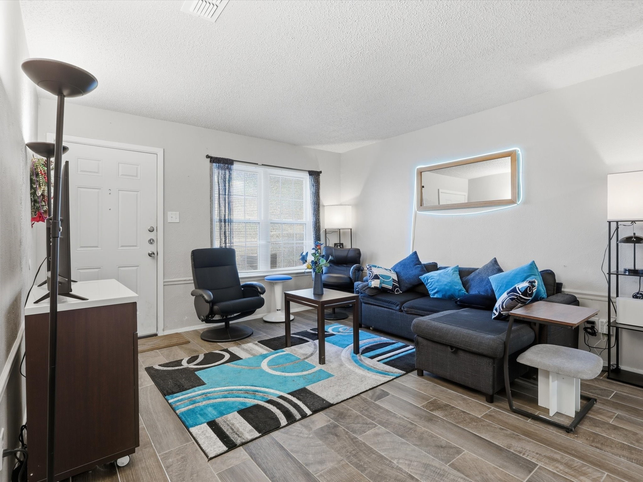 2040 Oakwood Court Arlington TX 76012