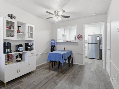 2040 Oakwood Court Arlington TX 76012