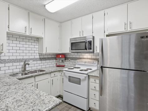 2040 Oakwood Court Arlington TX 76012
