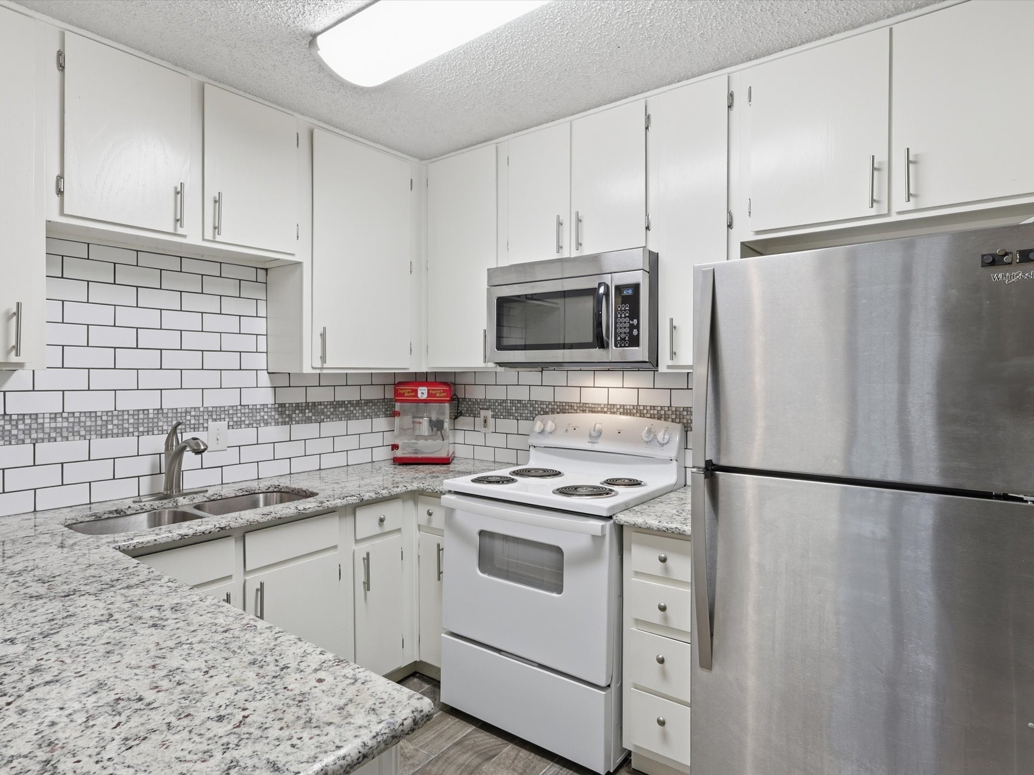 2040 Oakwood Court Arlington TX 76012