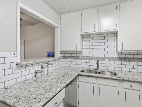 2040 Oakwood Court Arlington TX 76012