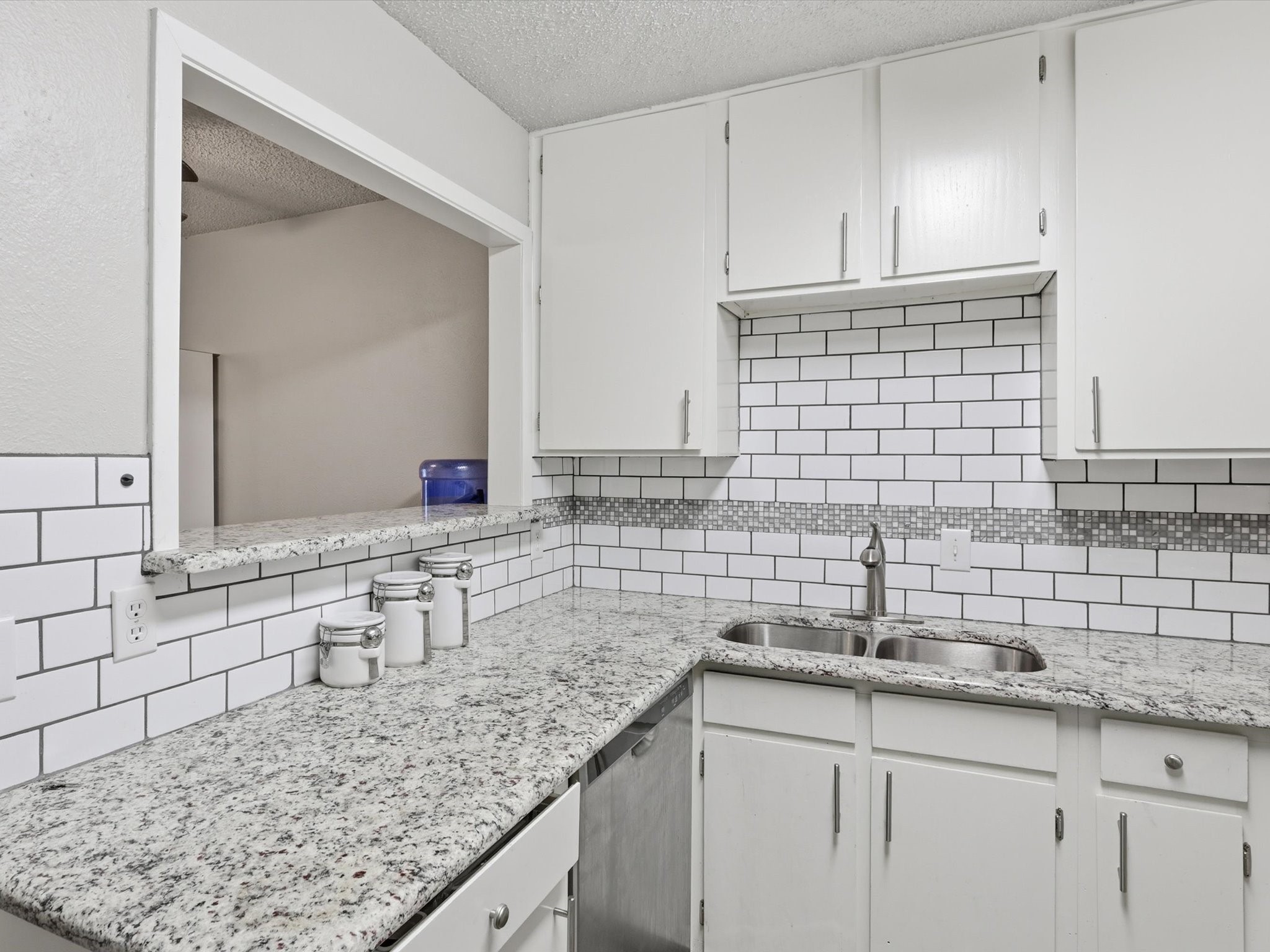 2040 Oakwood Court Arlington TX 76012