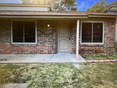 418 Oakwood Lane Arlington TX 76012