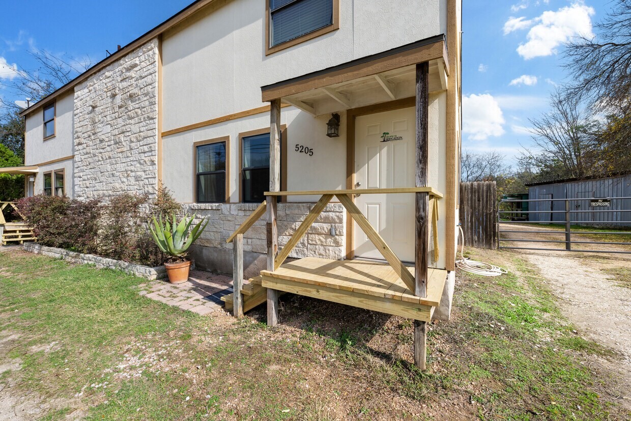 5205 Hudson Bend Road Austin TX 78734