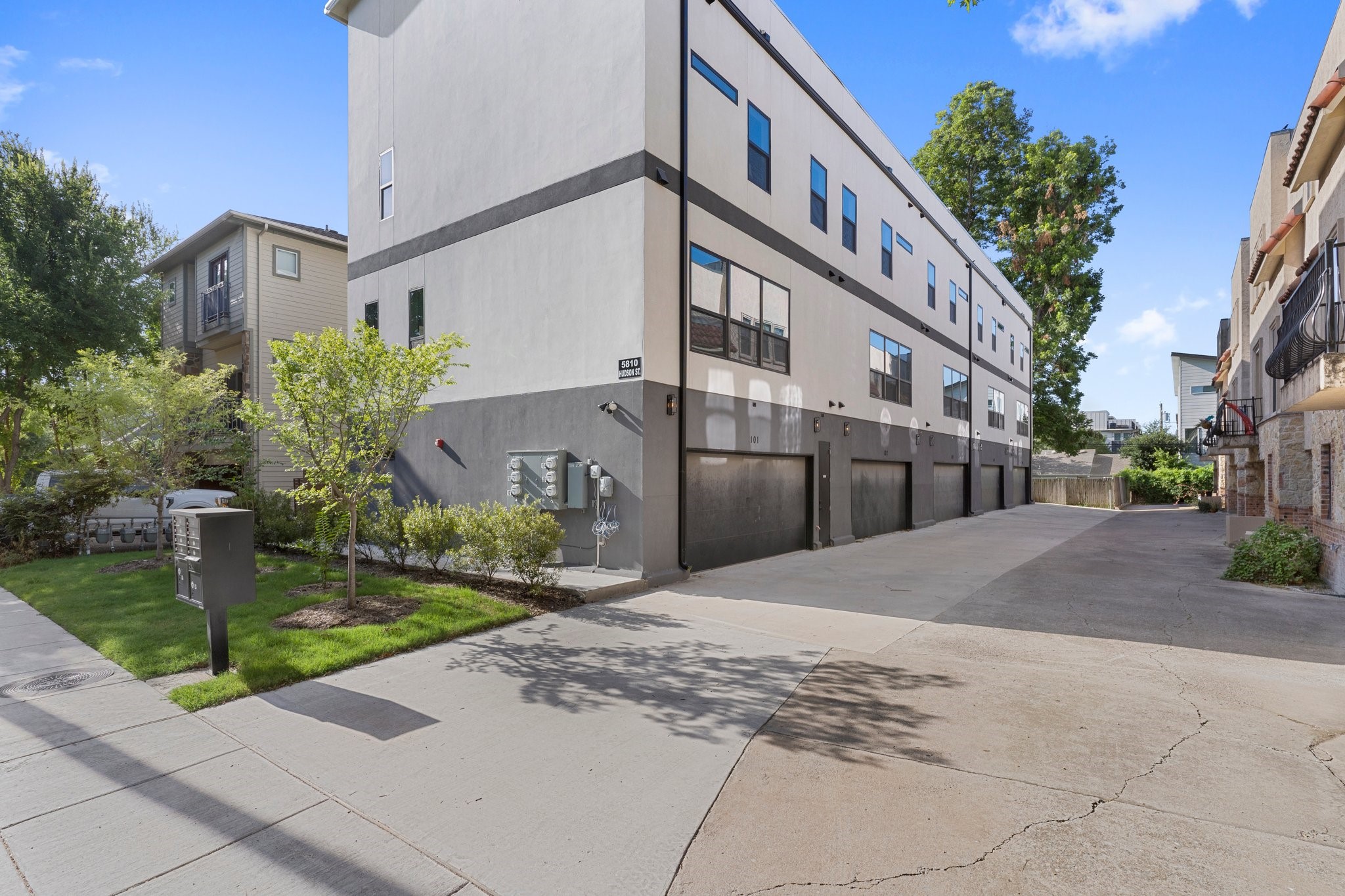 5810 Hudson Street Dallas TX 75206