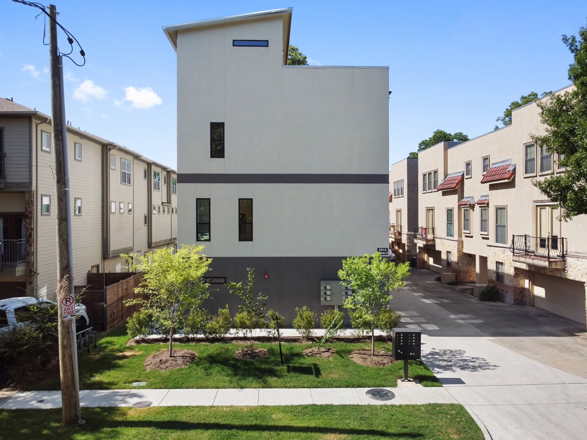 5810 Hudson Street Dallas TX 75206