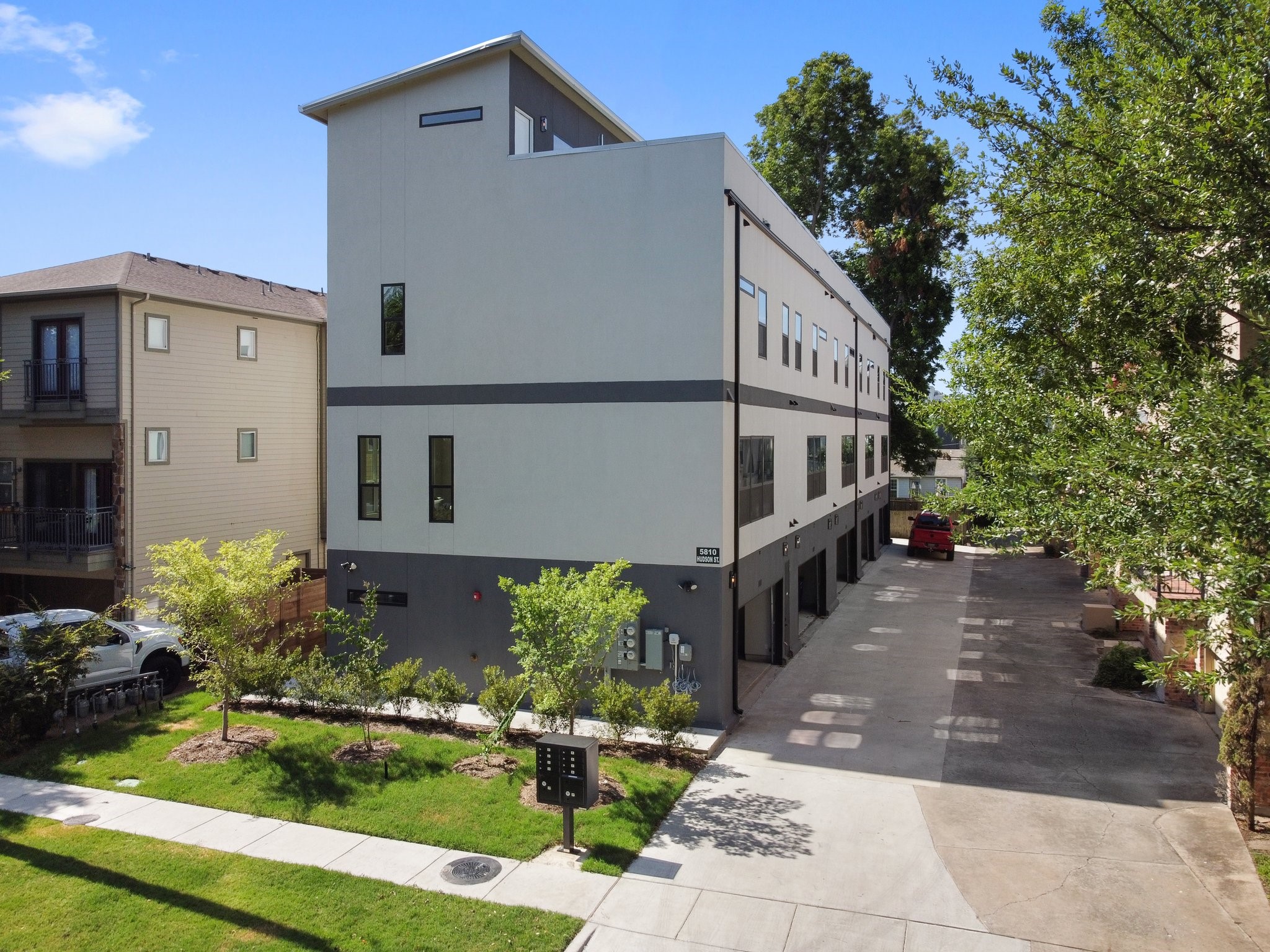 5810 Hudson Street Dallas TX 75206