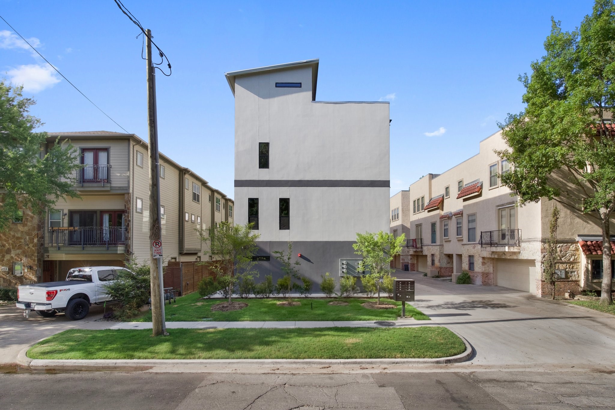 5810 Hudson Street Dallas TX 75206