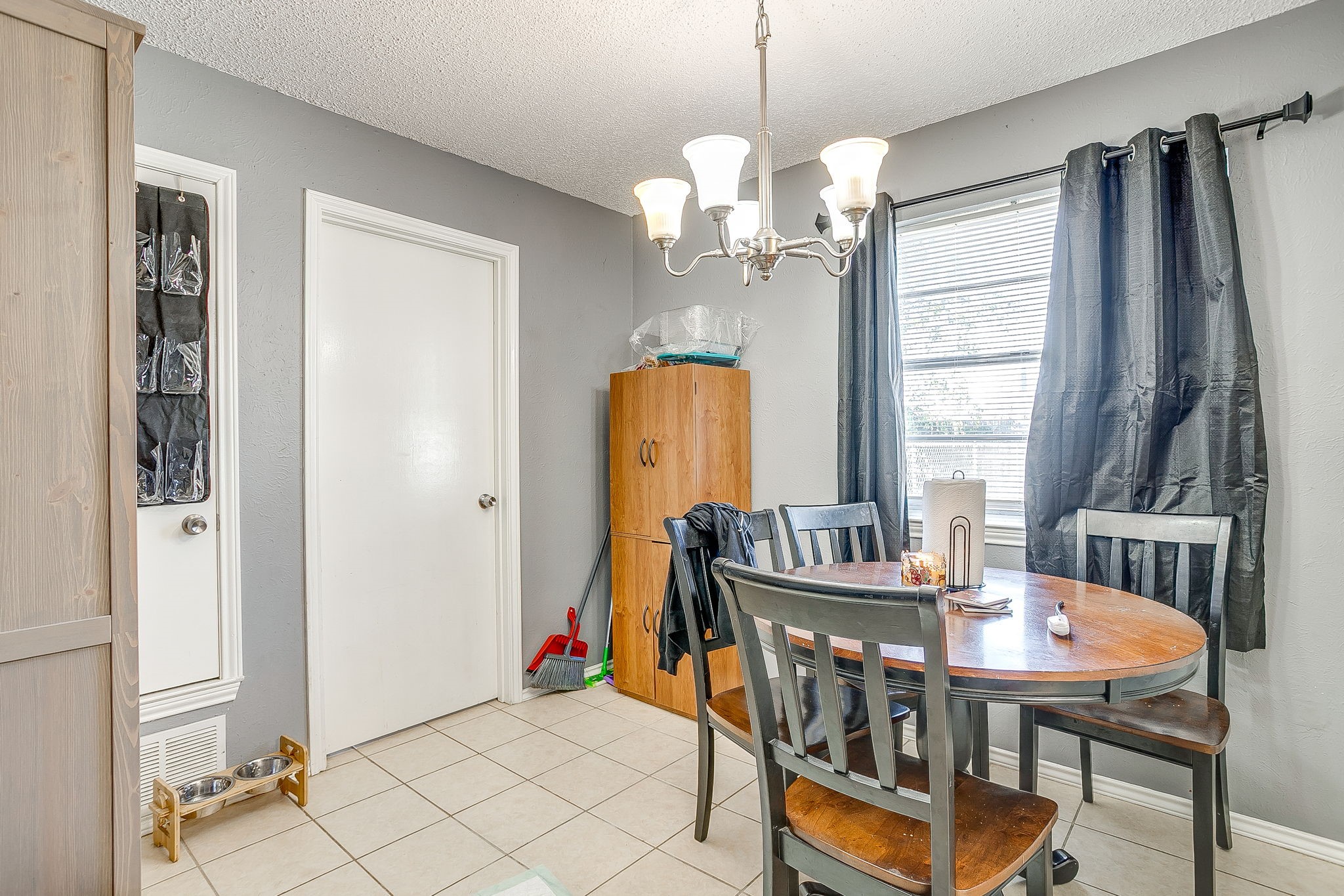 820 Ash Street Burleson TX 76028