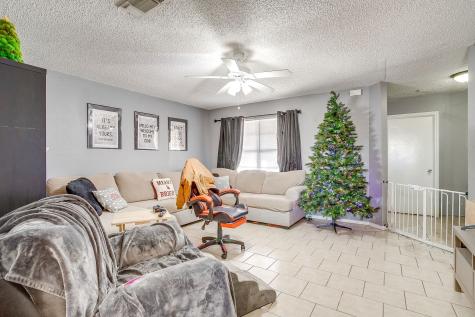 820 Ash Street Burleson TX 76028