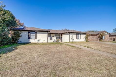820 Ash Street Burleson TX 76028