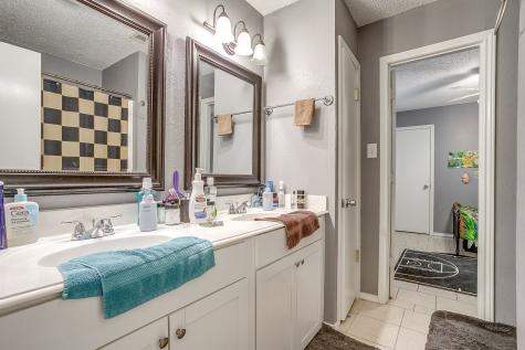 820 Ash Street Burleson TX 76028