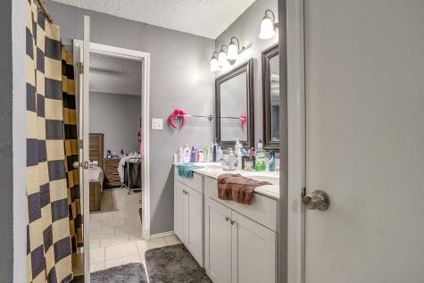 820 Ash Street Burleson TX 76028