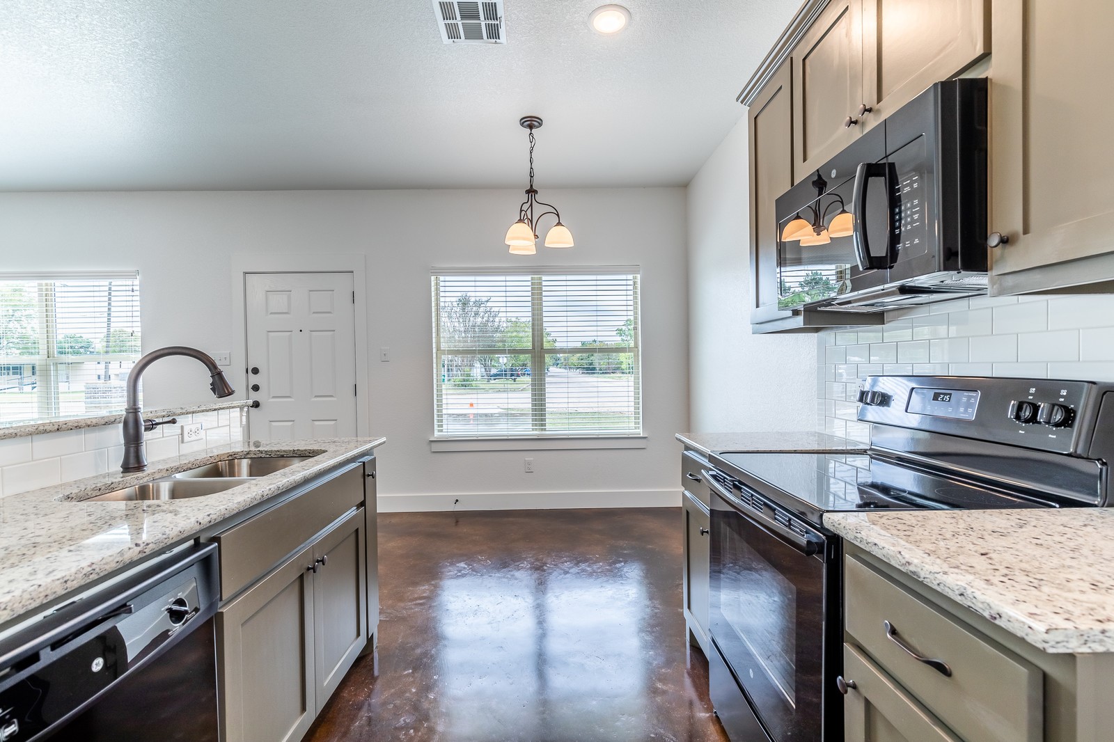 602 Washington Street Mcgregor TX 76657