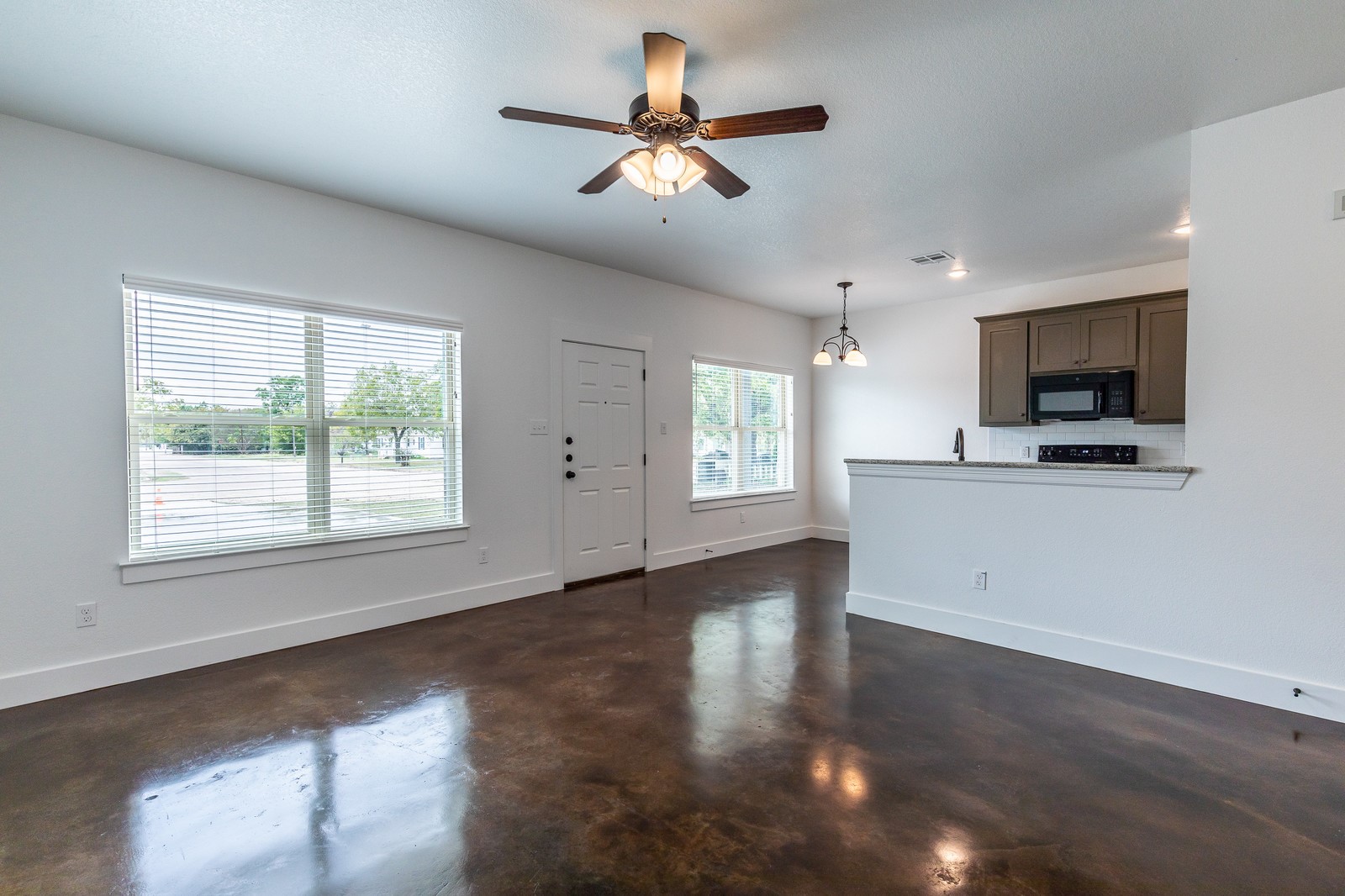 602 Washington Street Mcgregor TX 76657