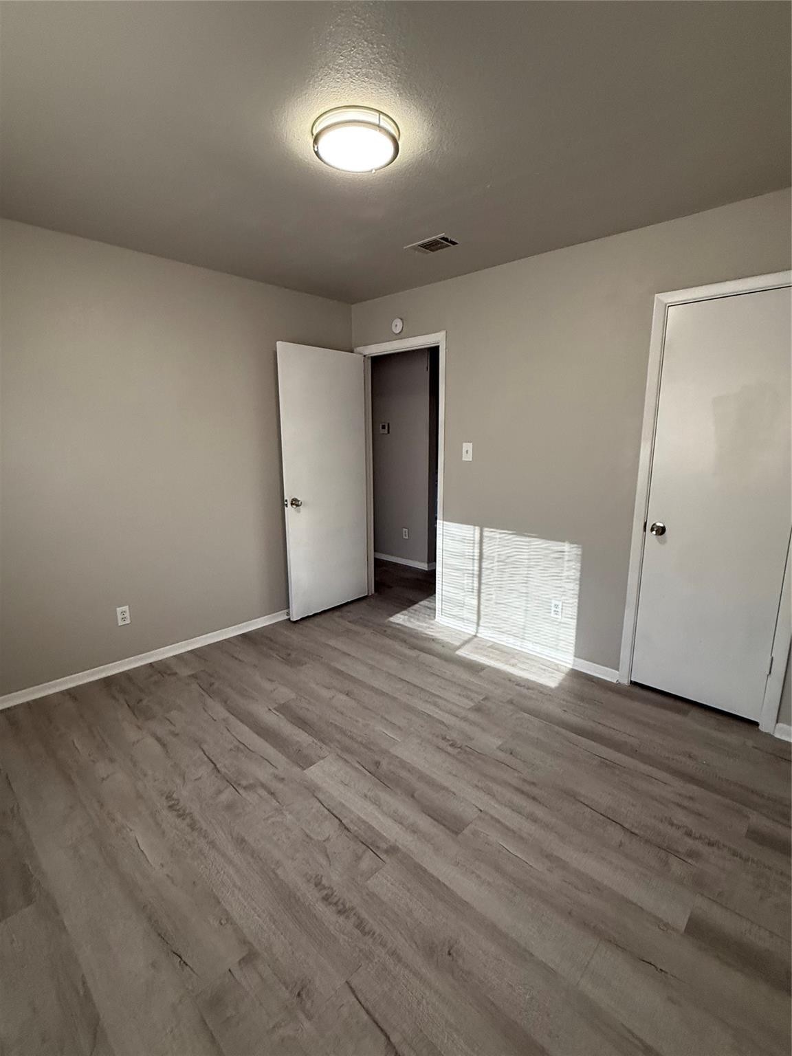 1433 N Bluegrove Road Lancaster TX 75134