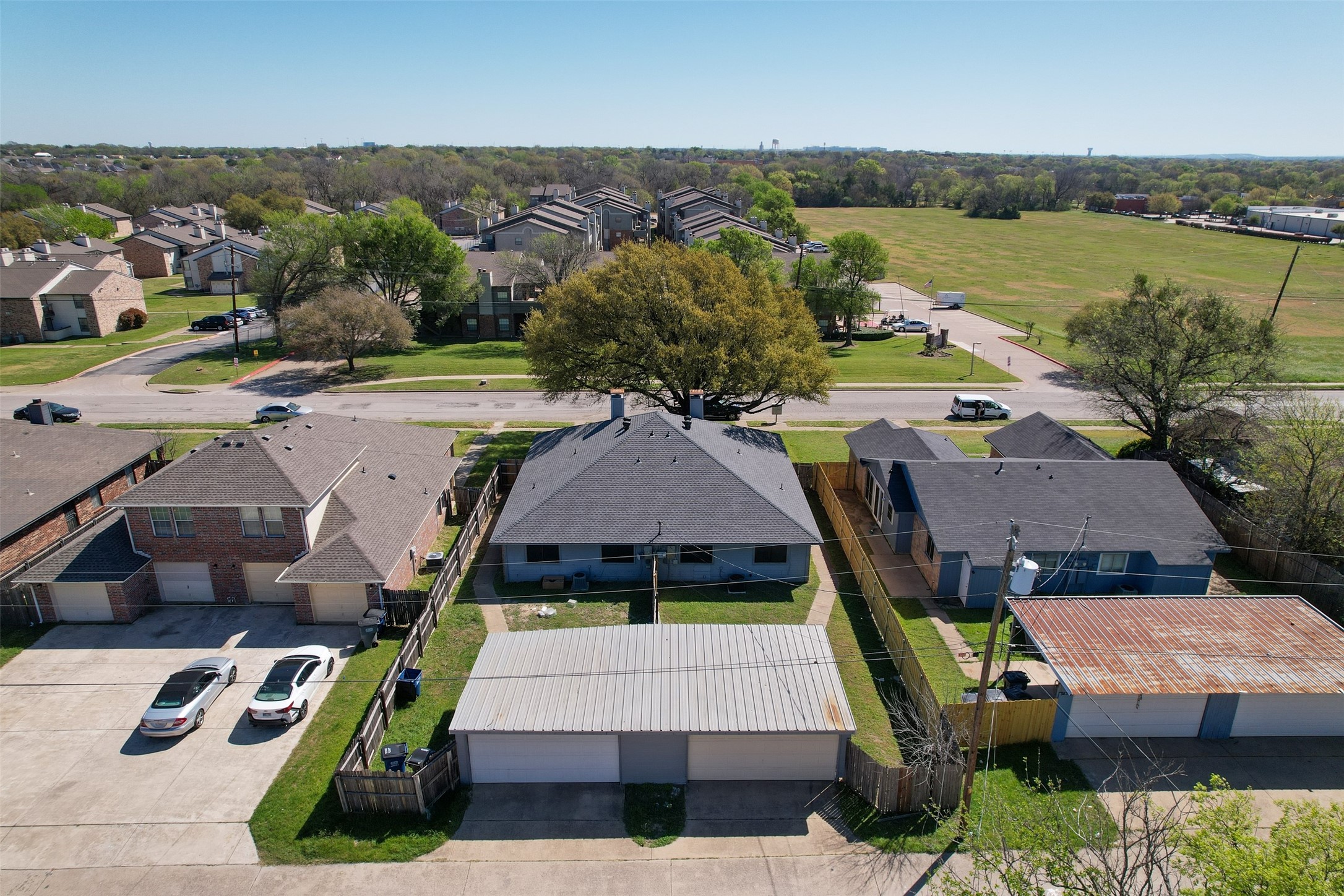 1433 N Bluegrove Road Lancaster TX 75134