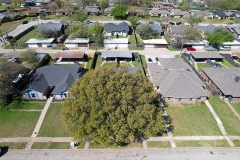 1433 N Bluegrove Road Lancaster TX 75134