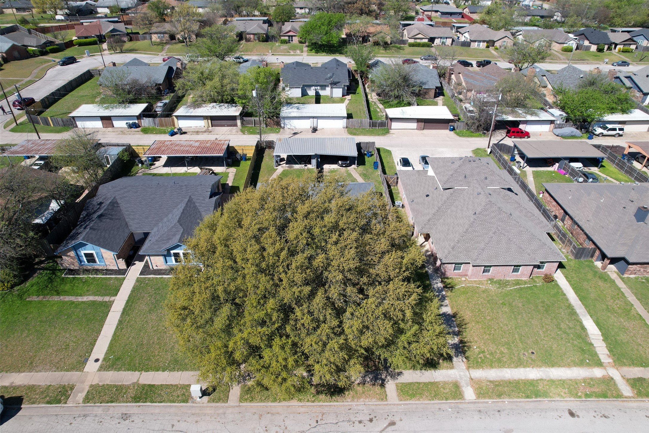 1433 N Bluegrove Road Lancaster TX 75134