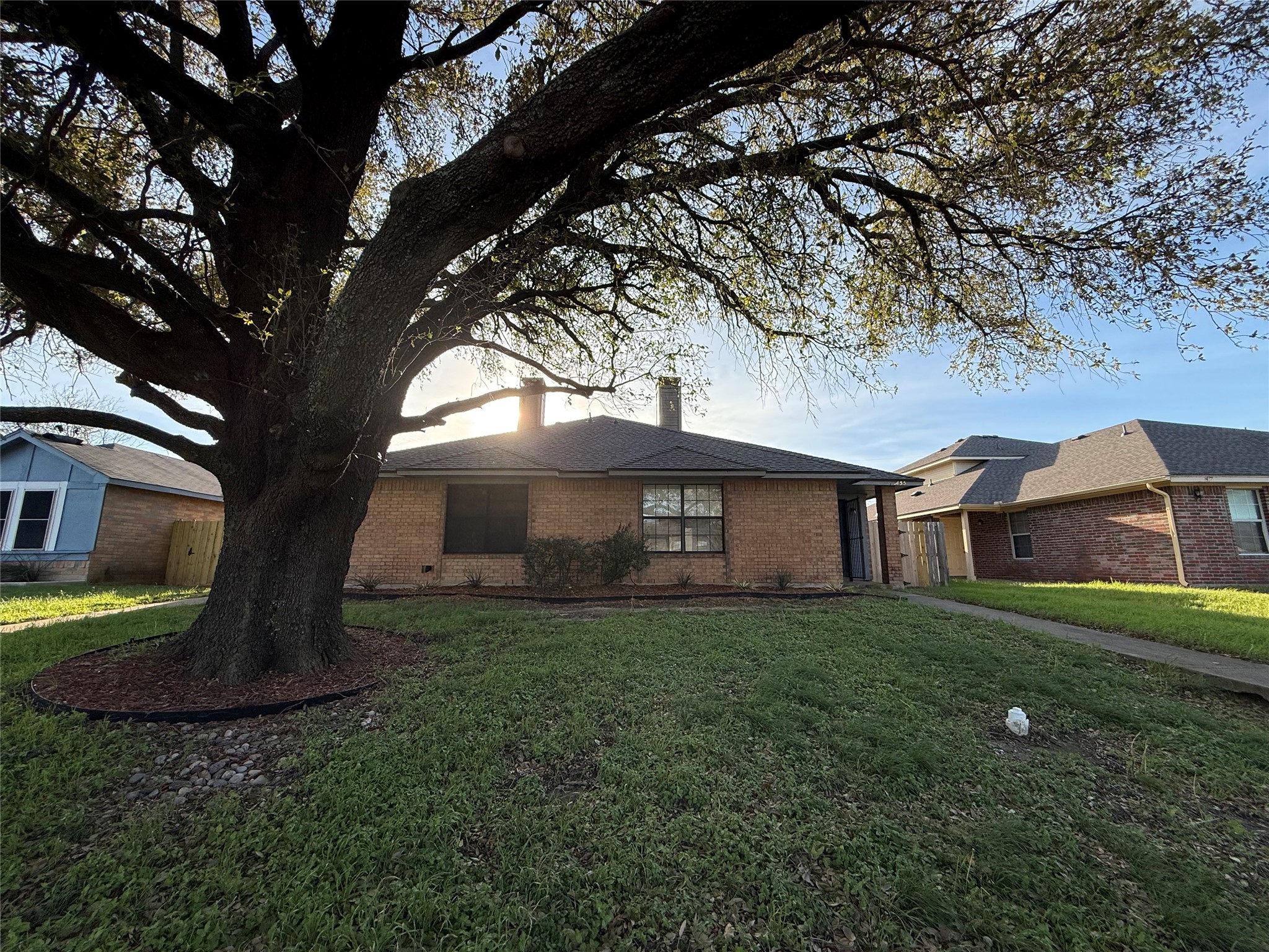 1433 N Bluegrove Road Lancaster TX 75134