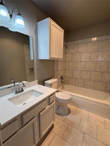 1433 N Bluegrove Road Lancaster TX 75134