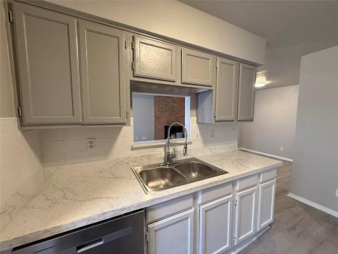 1433 N Bluegrove Road Lancaster TX 75134