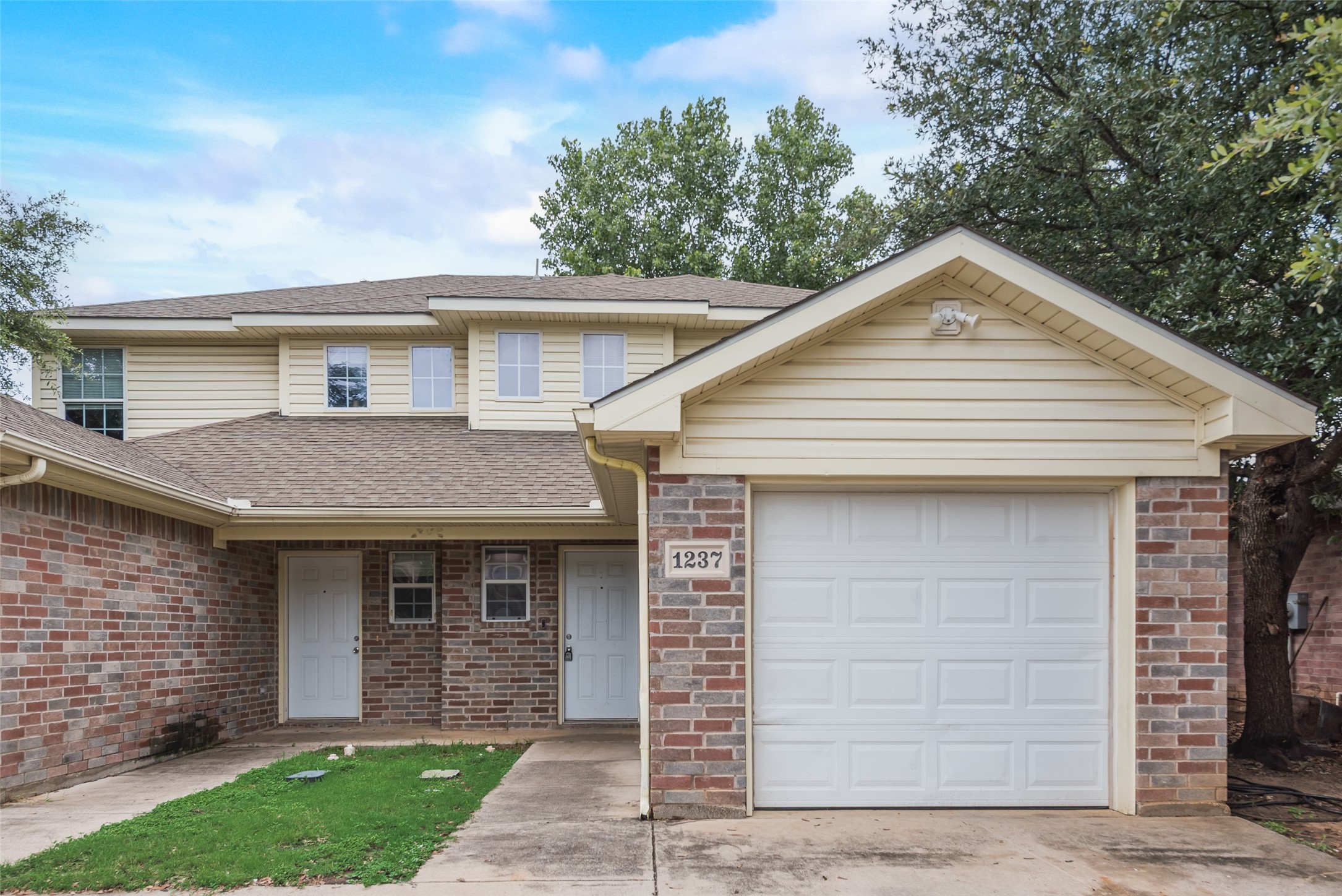 1233 & 1237 Village Garden Drive Azle TX 76020