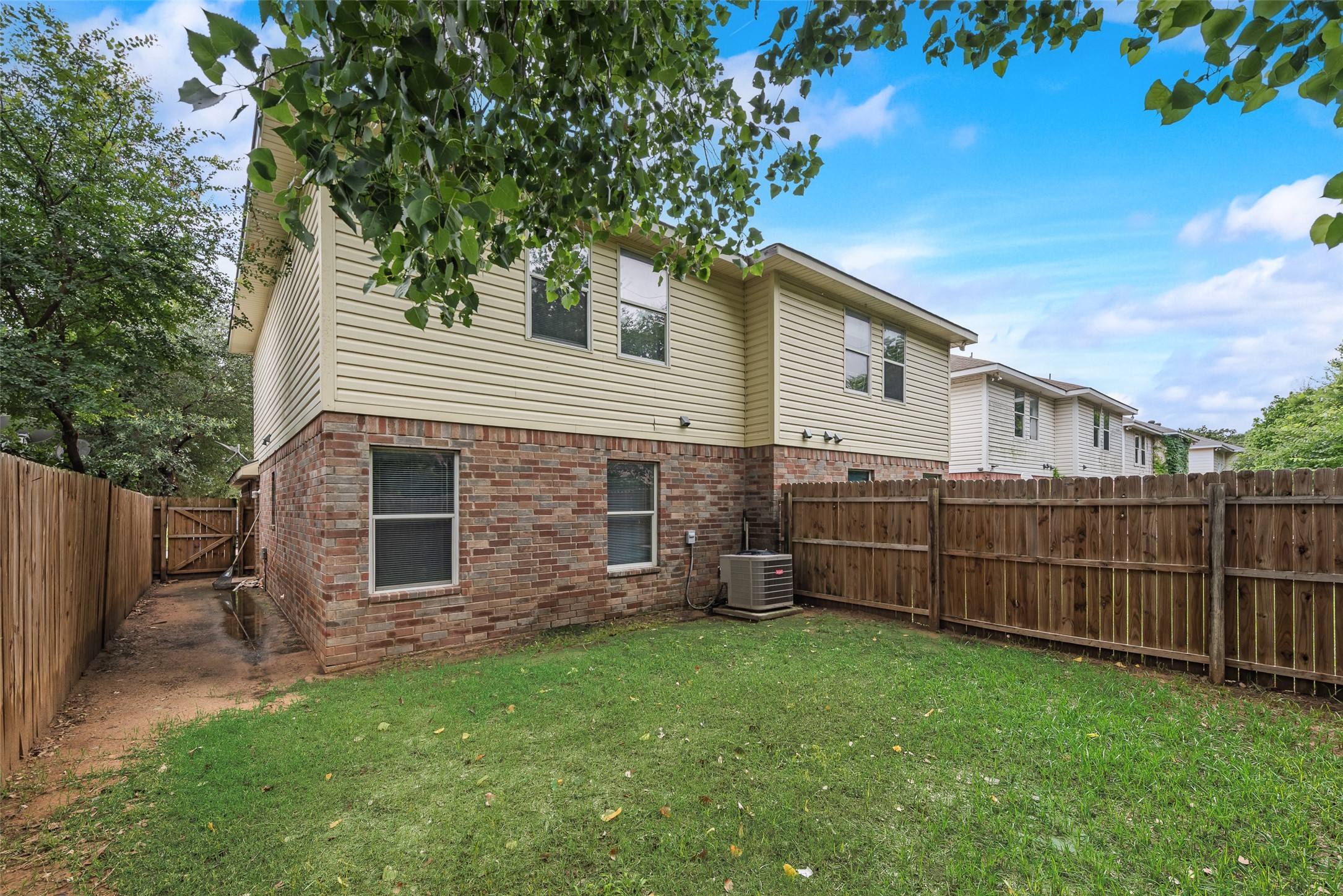 1233 & 1237 Village Garden Drive Azle TX 76020