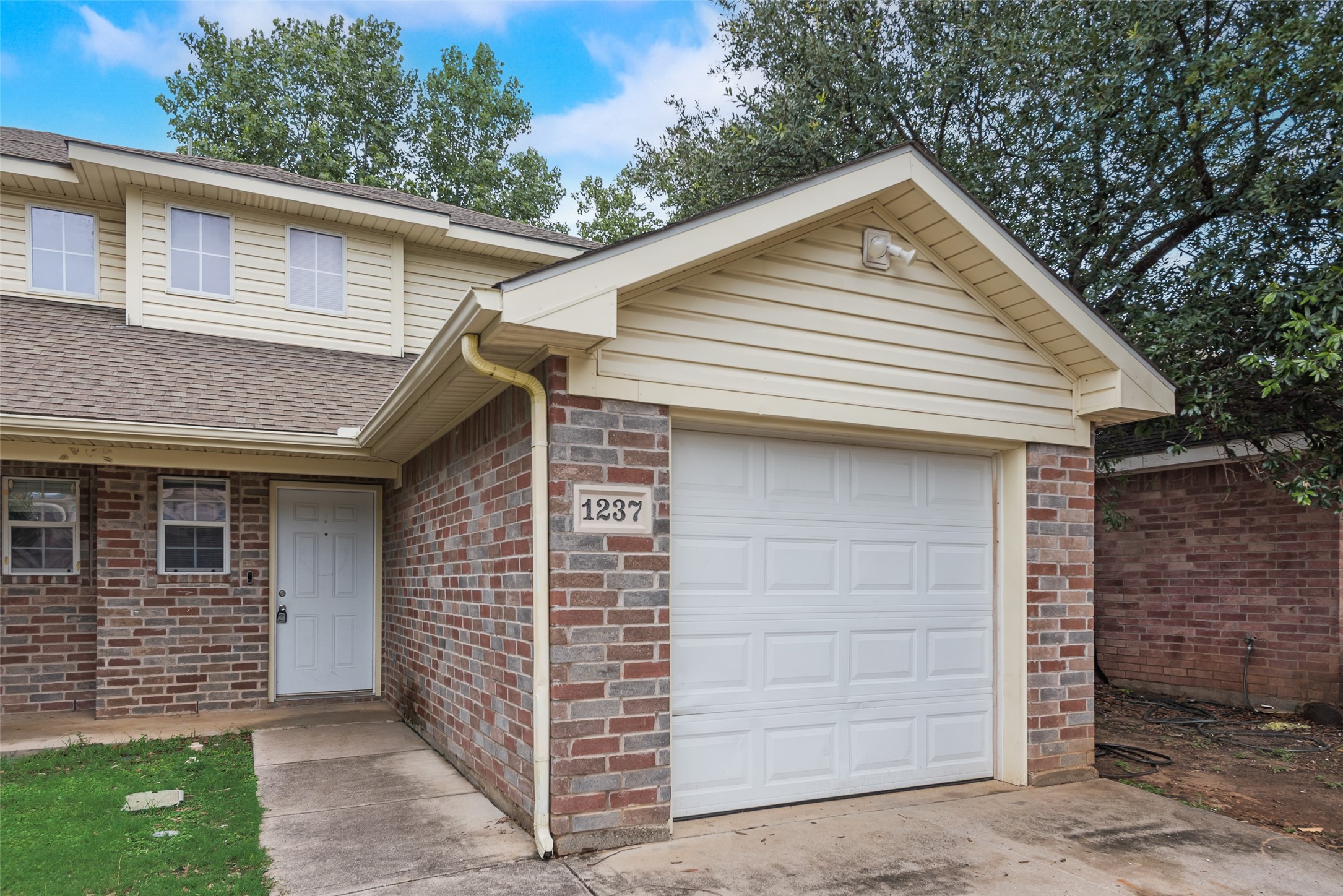 1233 & 1237 Village Garden Drive Azle TX 76020