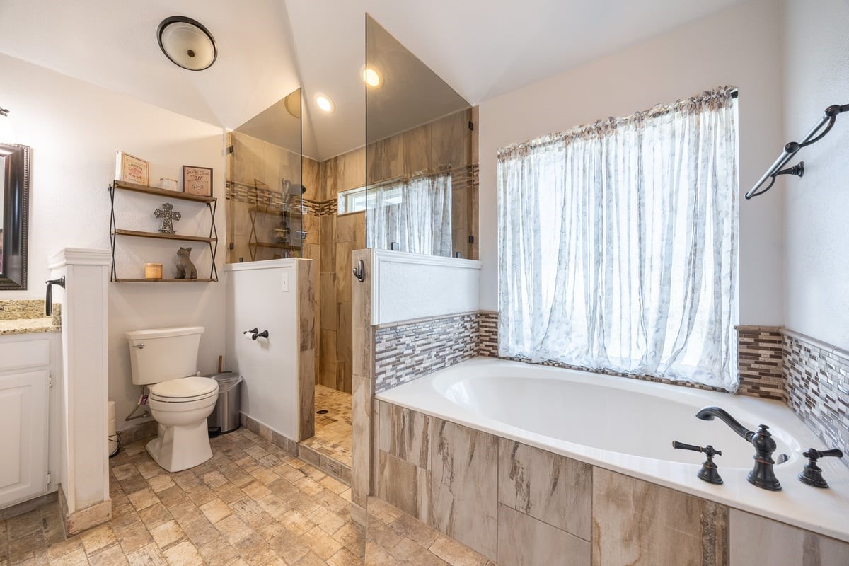 4768 Pebble Creek Drive Aubrey TX 76227