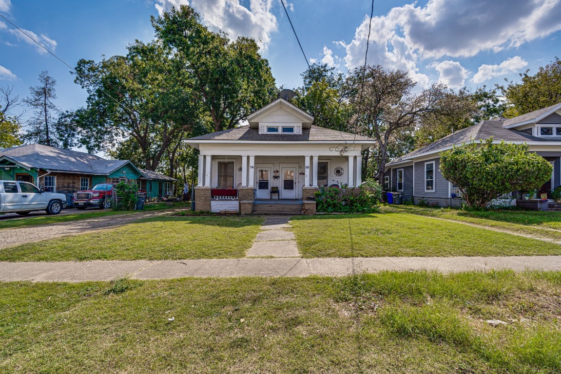 516 W 9th Street Dallas TX 75208
