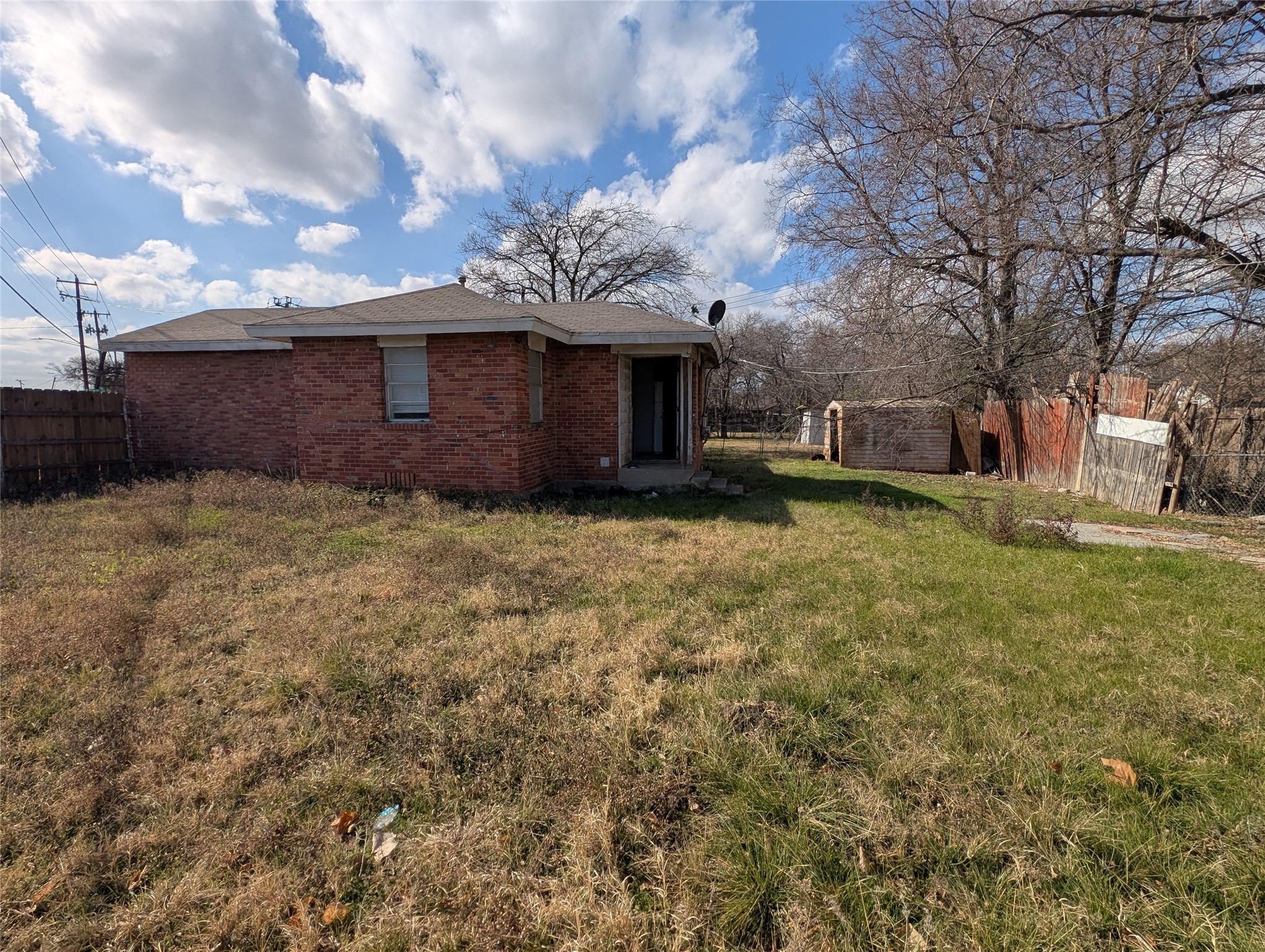 2600 W Bewick Street Fort Worth TX 76109