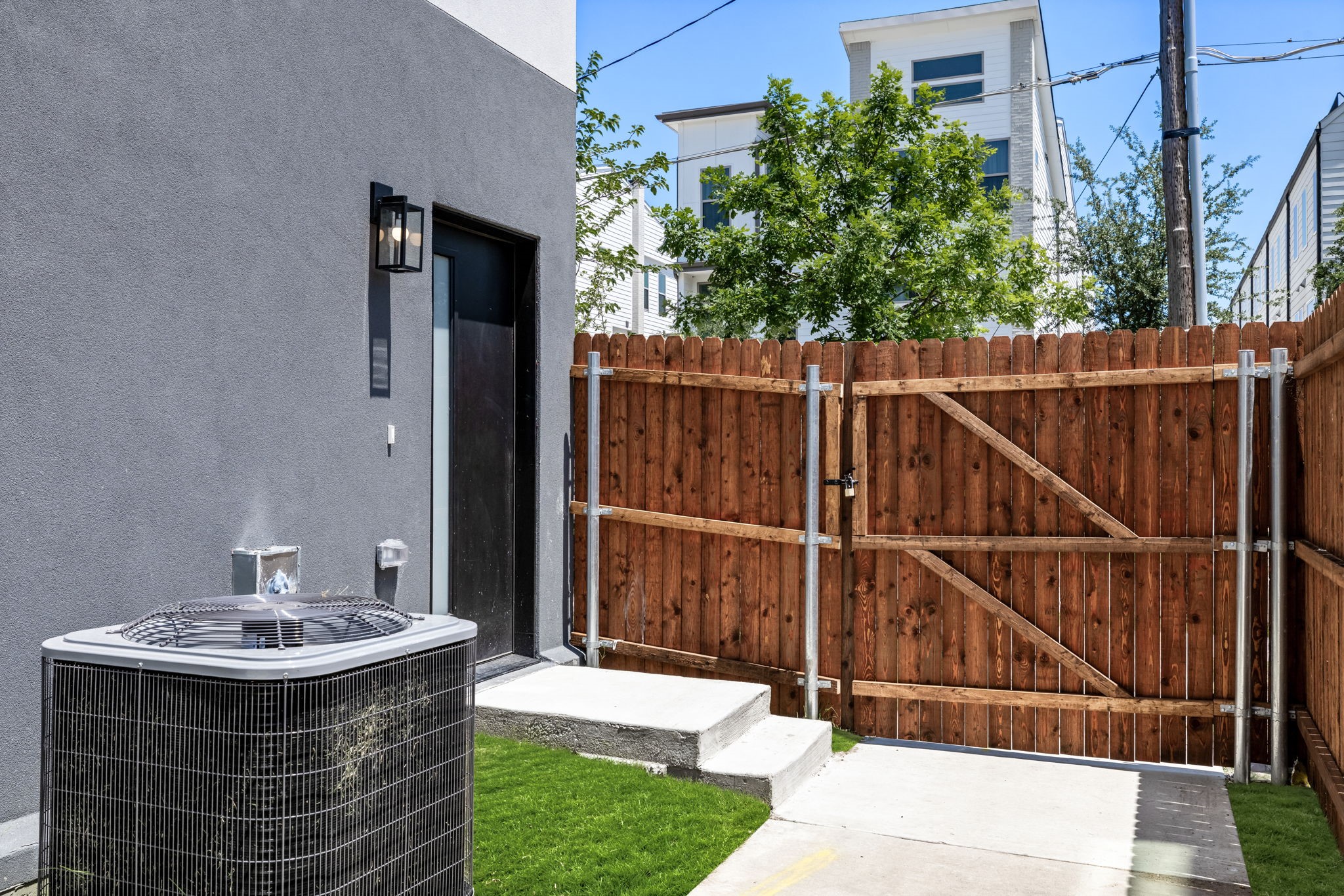 4707 Virginia Avenue Dallas TX 75204