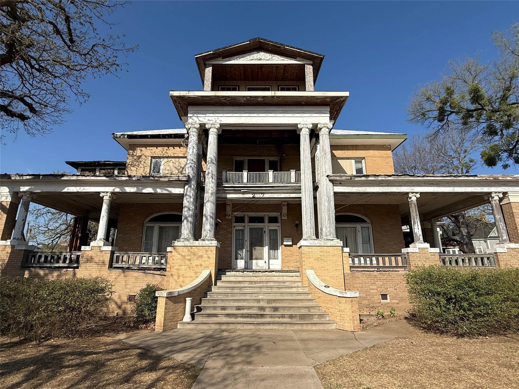 207A NW 4th Avenue Mineral Wells TX 76067