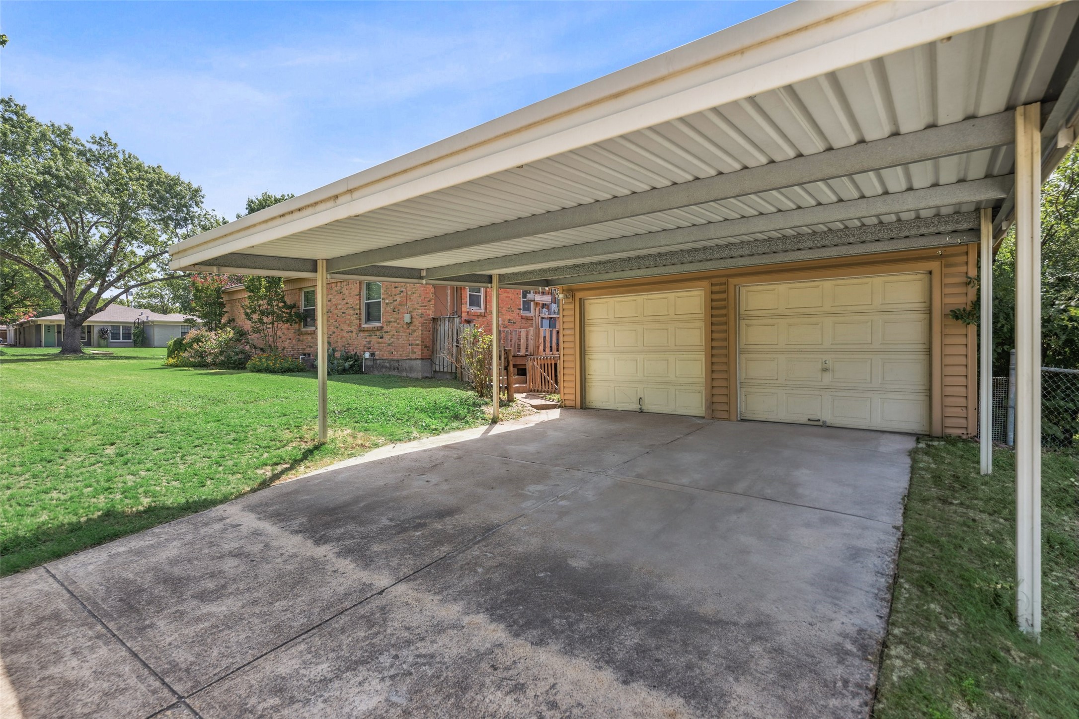 1804-1806 Mariposa Drive Dallas TX 75228