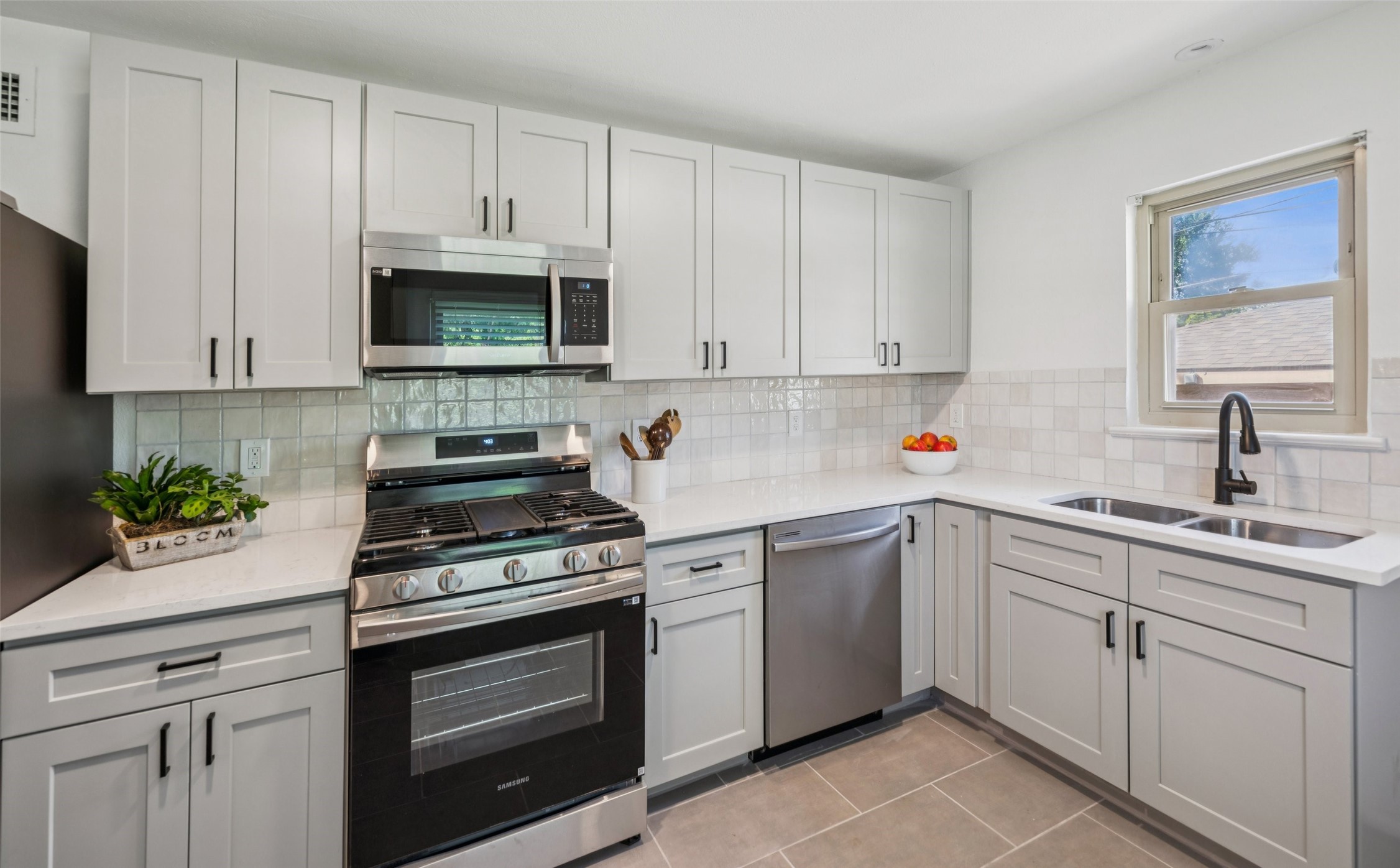 1804-1806 Mariposa Drive Dallas TX 75228