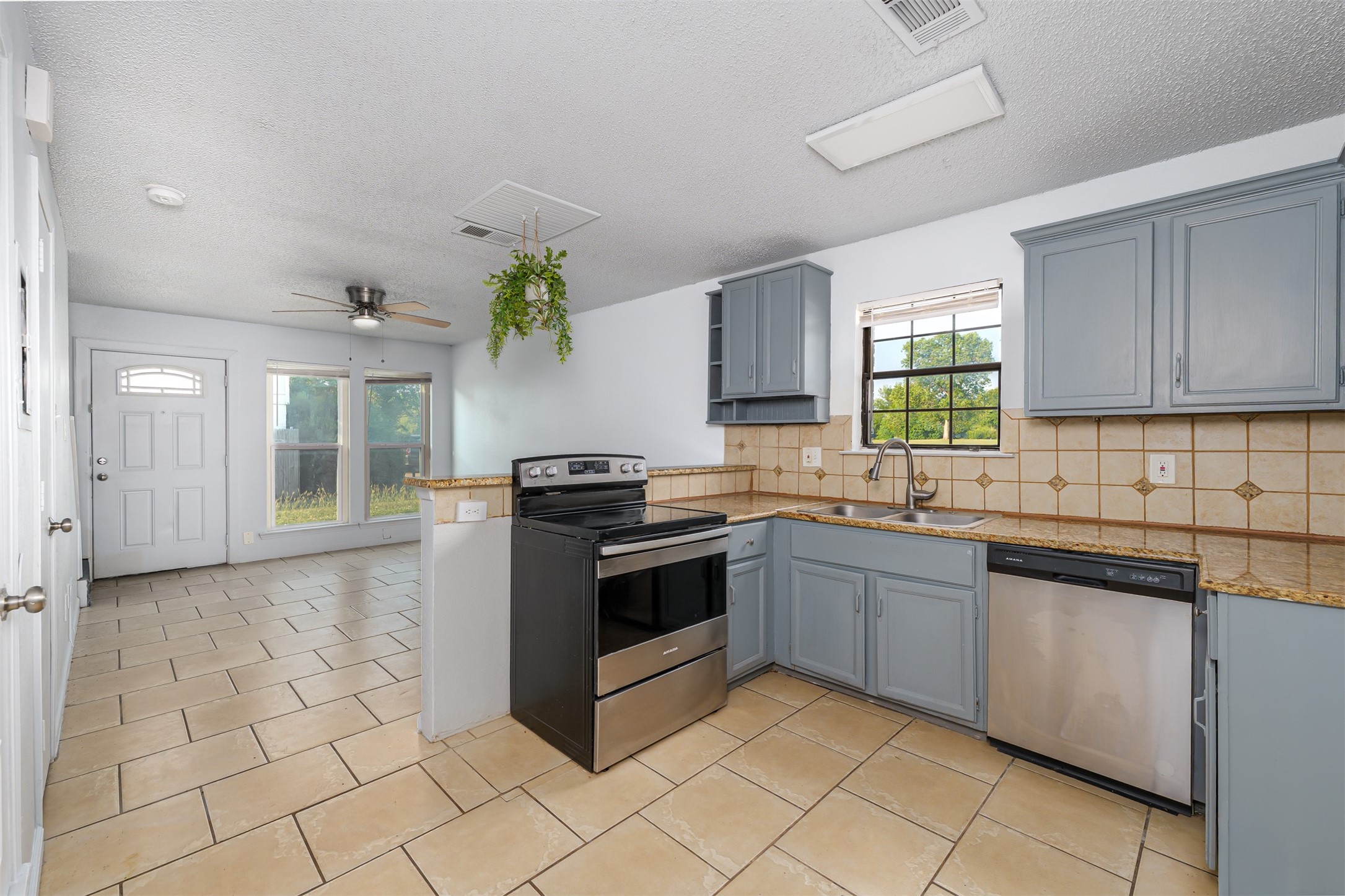 4951 Miller Avenue Fort Worth TX 76119