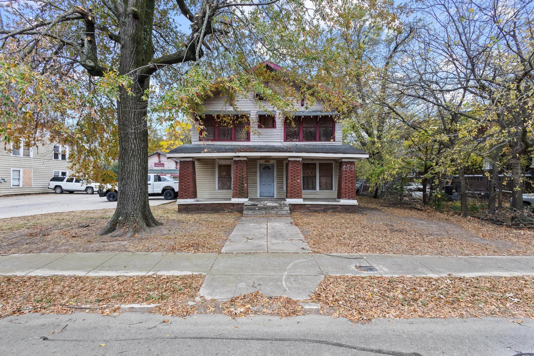 646 & 718 S Main Street Paris TX 75460