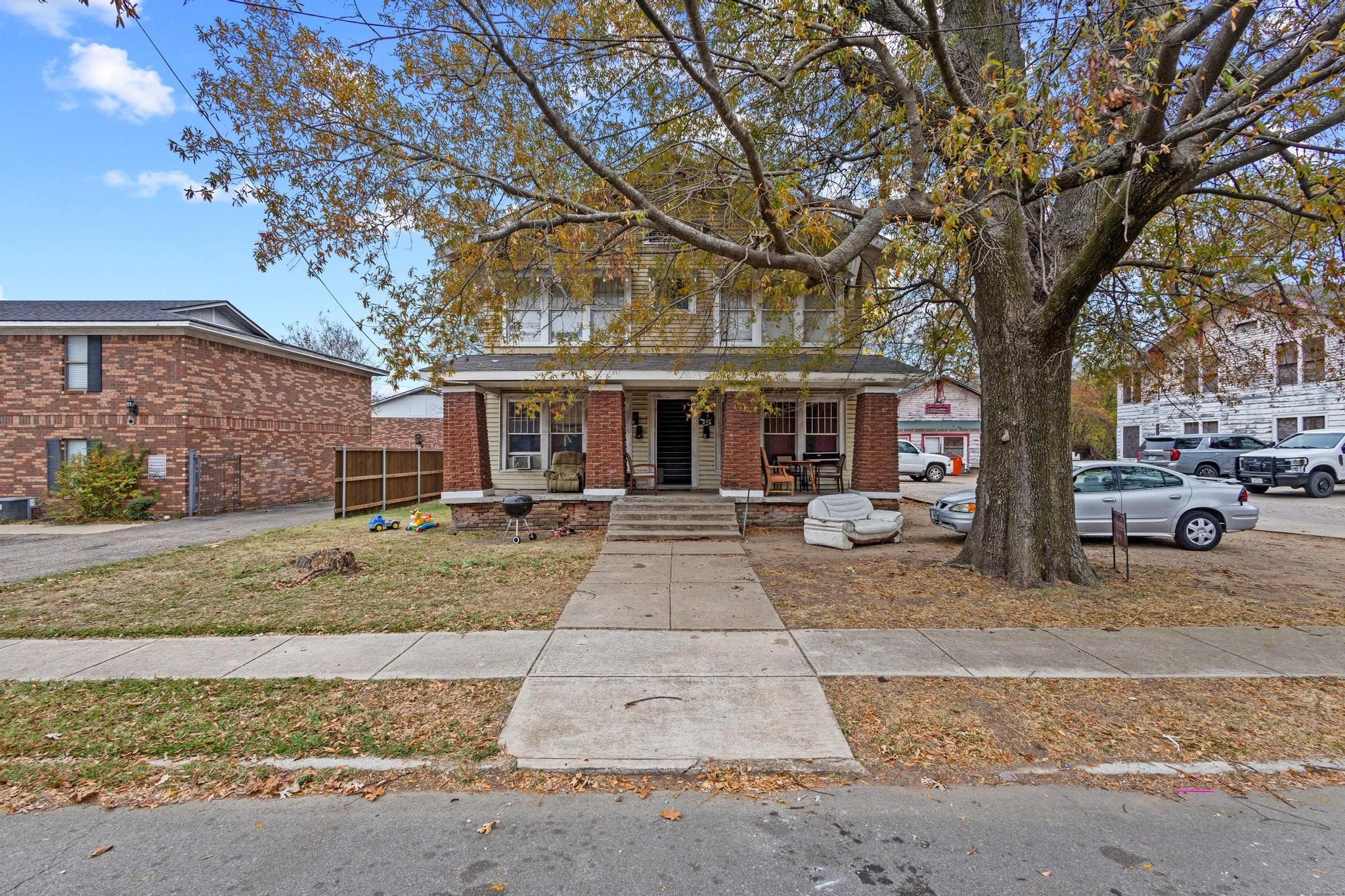 646 & 718 S Main Street Paris TX 75460