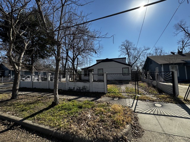 5118 Ash Lane Dallas TX 75223