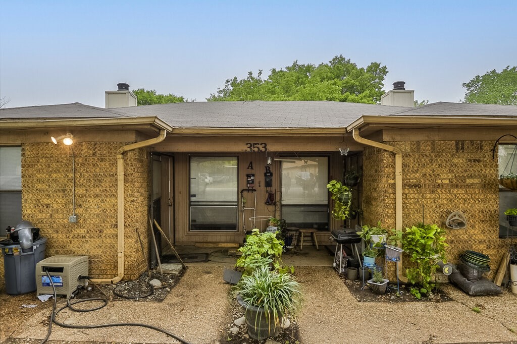 353 N Field Street Burleson TX 76028