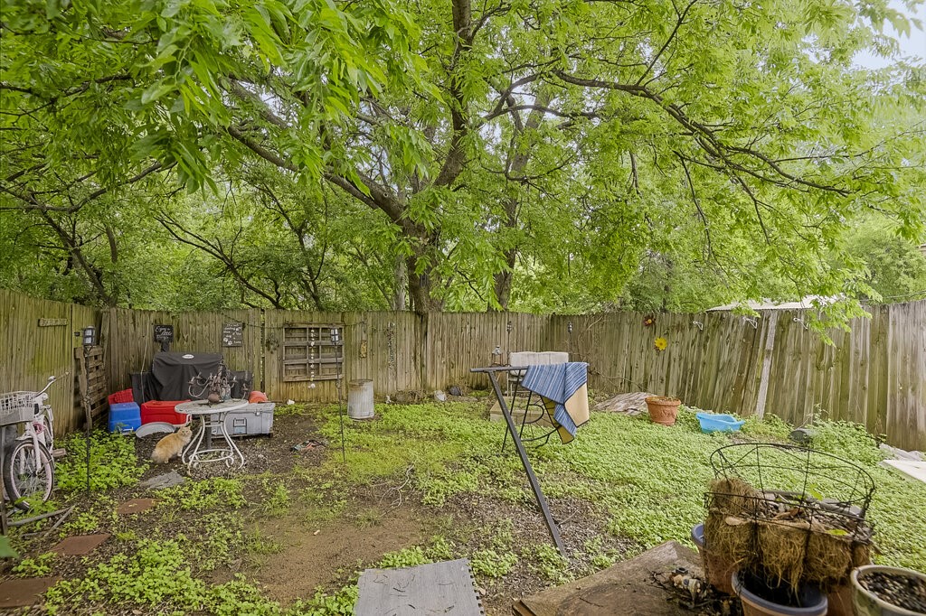 353 N Field Street Burleson TX 76028