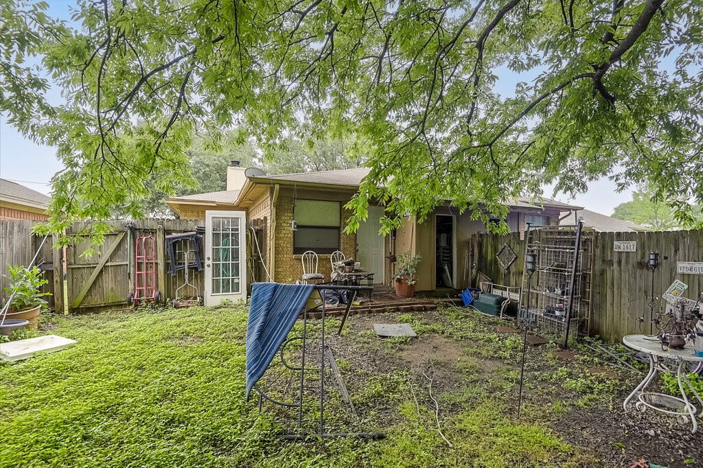 353 N Field Street Burleson TX 76028