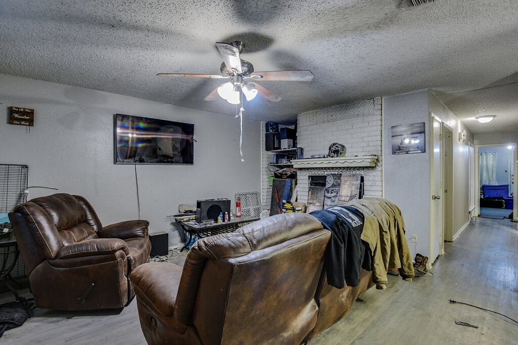 353 N Field Street Burleson TX 76028