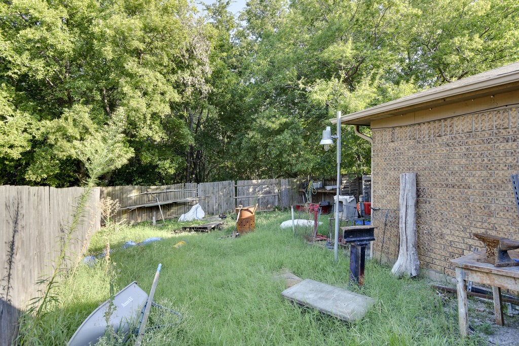353 N Field Street Burleson TX 76028